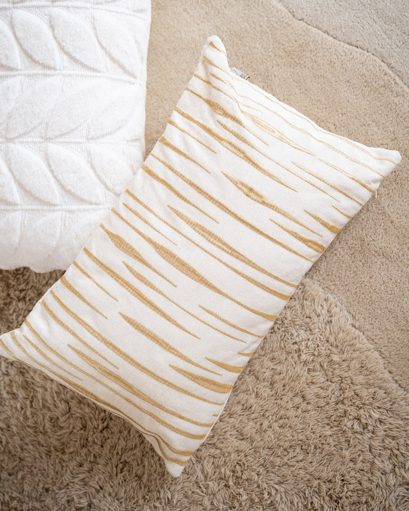 Cushion Conor White/Gold - Things I Like Things I Love
