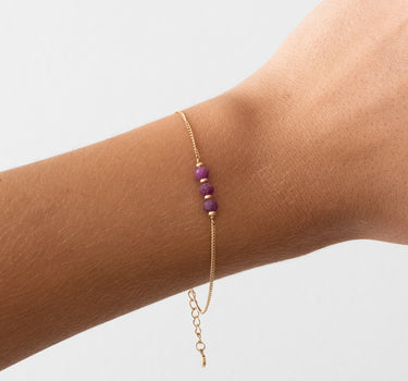 TILTIL Love Edelsteinarmband Gold Rubin