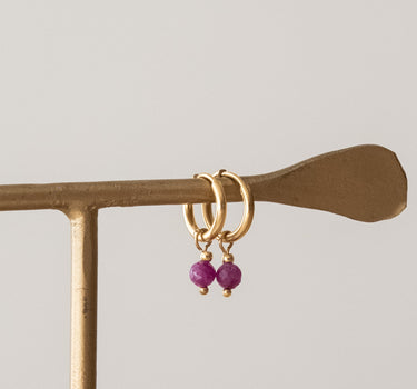 TILTIL set van 2 Love Gemstone Earrings Goud Ruby
