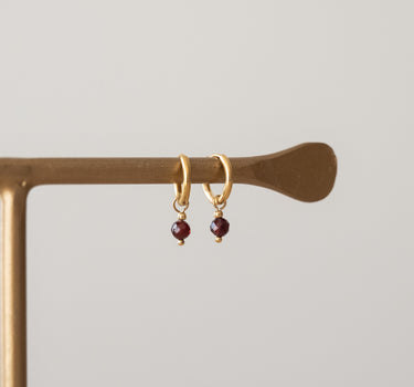 TILTIL Set aus 2 Love Edelstein Ohrringen Gold Granat