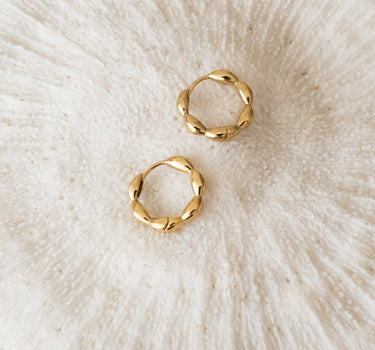 TILTIL Set of 2 Essential Hoop Earrings Gold