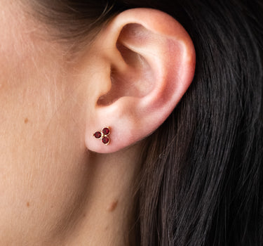 TILTIL Set of 2 Zircon Stud Earrings Gold Burgundy