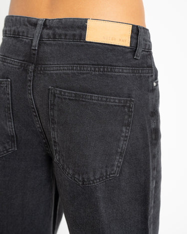 ALEXA LOOSE JEANS Black - Things I Like Things I Love