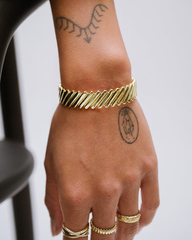 Bangle Golden Twist - Things I Like Things I Love