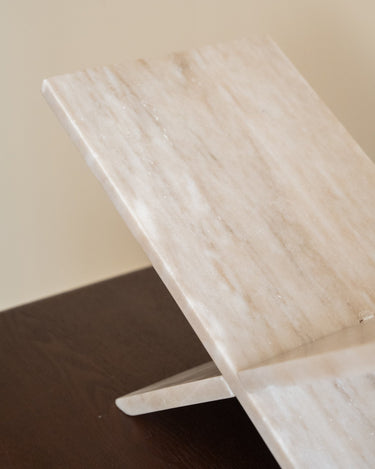 Book Stand Marmer - Things I Like Things I Love