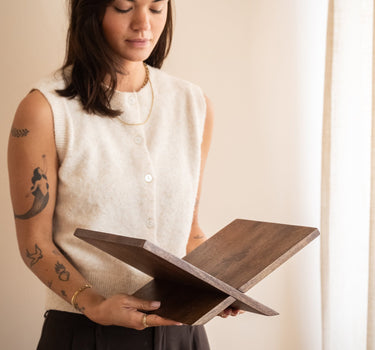 Book Stand Tonisi Wood - Things I Like Things I Love