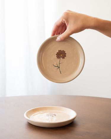 Cake Plate Flower Brown - Things I Like Things I Love