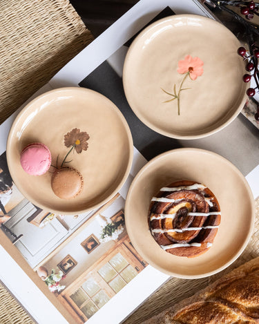 Cake Plate Flower Brown - Things I Like Things I Love