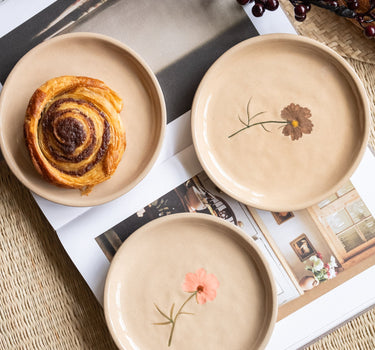 Cake Plate Flower Brown - Things I Like Things I Love