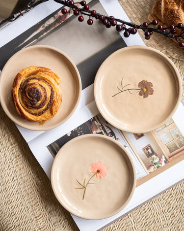 Cake Plate Flower Brown - Things I Like Things I Love