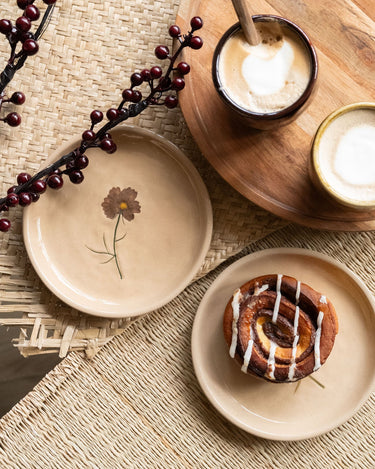 Cake Plate Flower Brown - Things I Like Things I Love