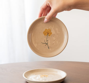 Cake Plate Flower Yellow - Things I Like Things I Love