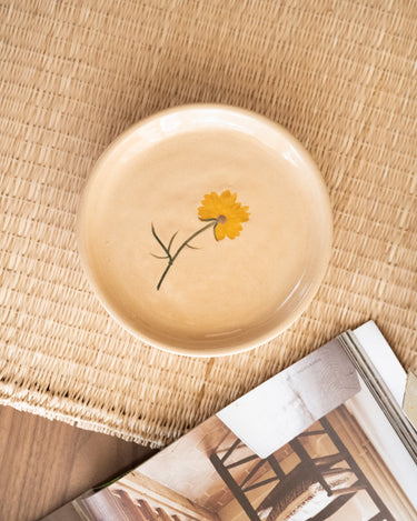 Cake Plate Flower Yellow - Things I Like Things I Love