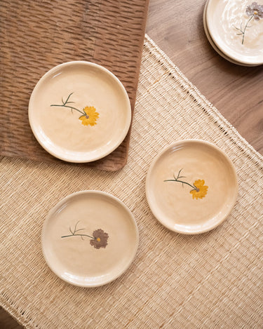 Cake Plate Flower Yellow - Things I Like Things I Love