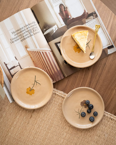 Cake Plate Flower Yellow - Things I Like Things I Love