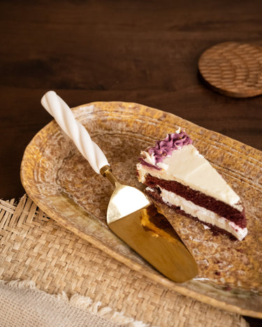 Cake Server Twisted - Things I Like Things I Love