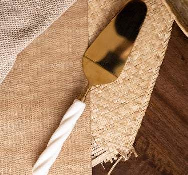 Cake Server Twisted - Things I Like Things I Love