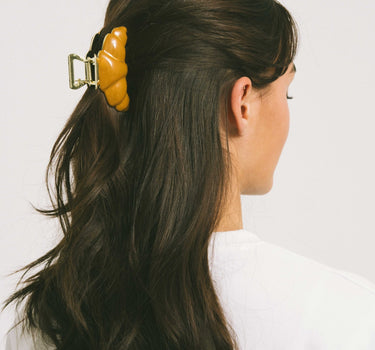 Claw Clip Croissant Brown - Things I Like Things I Love
