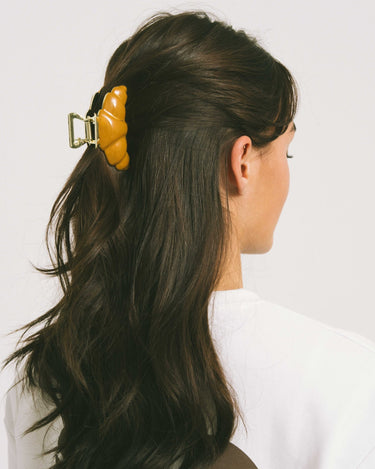 Claw Clip Croissant Brown - Things I Like Things I Love