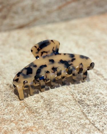 Claw Clip Sally Tortoise Sand - Things I Like Things I Love