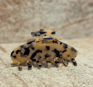 Claw Clip Sally Tortoise Sand - Things I Like Things I Love