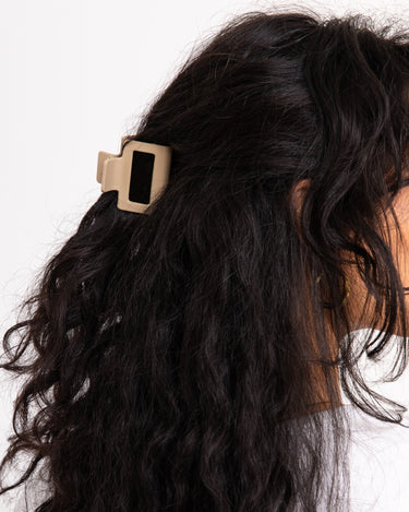 Claw Clip Solid Matte Khaki - Things I Like Things I Love