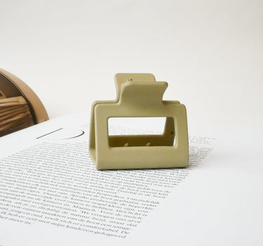Claw Clip Solid Matte Khaki - Things I Like Things I Love
