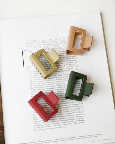 Claw Clip Solid Matte Khaki - Things I Like Things I Love