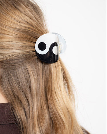 Claw Clip Yin Yang Roundy Black - Things I Like Things I Love