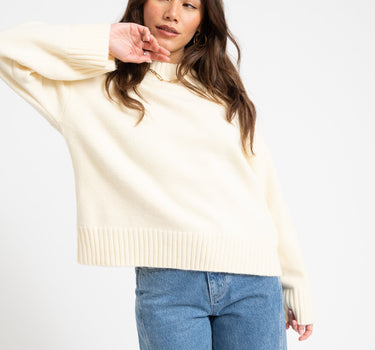 Crew Neck Knitted Sweater Yellow - Things I Like Things I Love