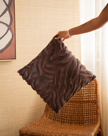 Cushion Fenna Aubergine - Things I Like Things I Love