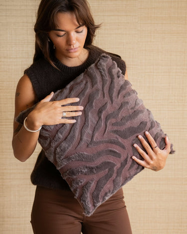 Cushion Fenna Aubergine - Things I Like Things I Love