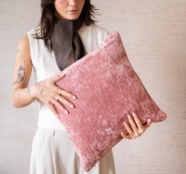 Cushion Lewy Velvet Pink - Things I Like Things I Love