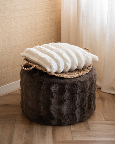 Cushion Romee Dove Cream - Things I Like Things I Love