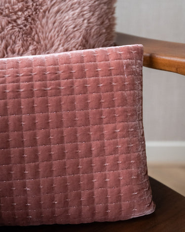 Cushion Velvet Old Pink - Things I Like Things I Love