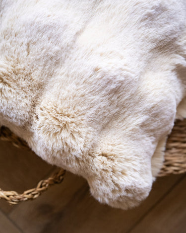 Cushion Wave Fluffy Ivory - Things I Like Things I Love