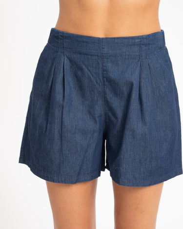 Debby Almira Chambray Shorts Donker Blauw Denim - Things I Like Things I Love