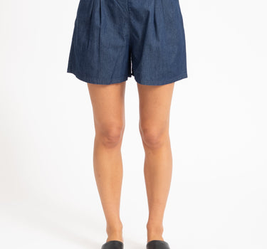 Debby Almira Chambray Shorts Donker Blauw Denim - Things I Like Things I Love