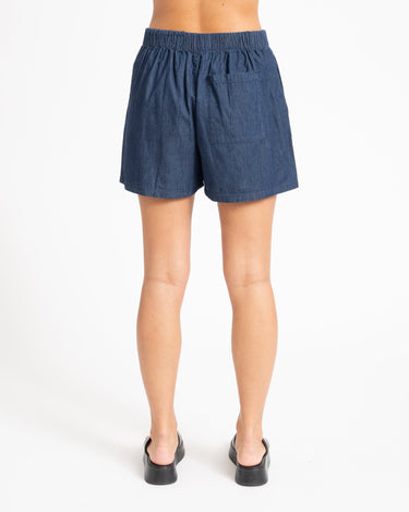 Debby Almira Chambray Shorts Donker Blauw Denim - Things I Like Things I Love