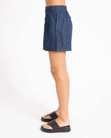 Debby Almira Chambray Shorts Donker Blauw Denim - Things I Like Things I Love