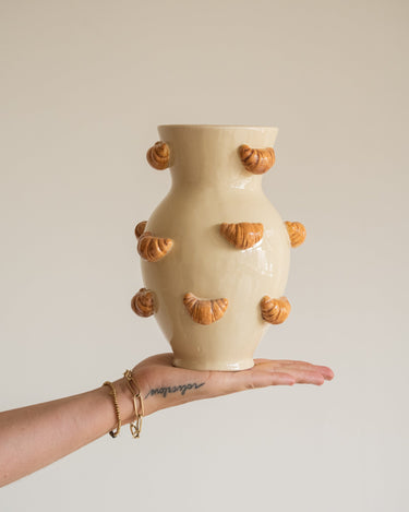 Deco Vase Croissant Dolomite - Things I Like Things I Love