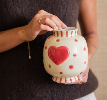 Deco Vase Heart Beige - Things I Like Things I Love