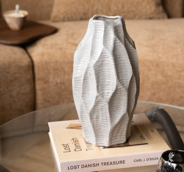 Deco Vase Leaves Beige - Things I Like Things I Love