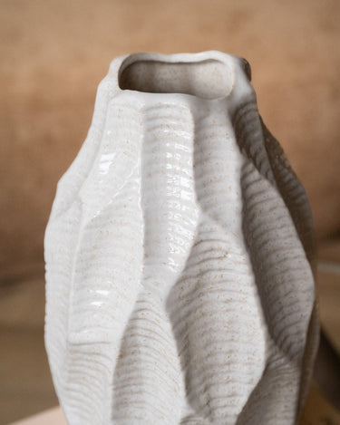 Deco Vase Leaves Beige - Things I Like Things I Love