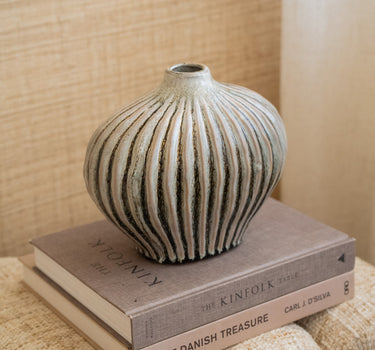 Deco Vase Lorita - Things I Like Things I Love