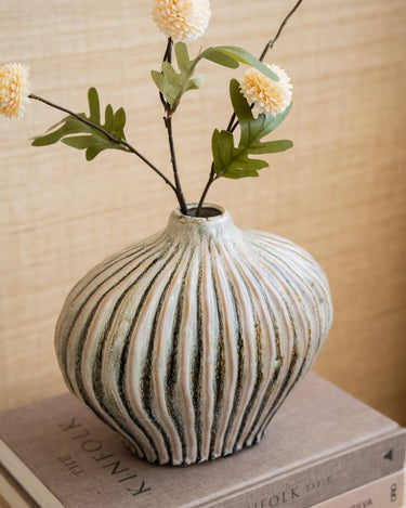 Deco Vase Lorita - Things I Like Things I Love