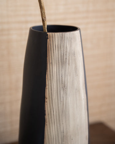 Deco Vase Maria Black - Things I Like Things I Love