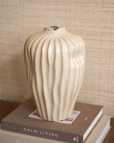 Deco Vase Vechhia Cream - Things I Like Things I Love