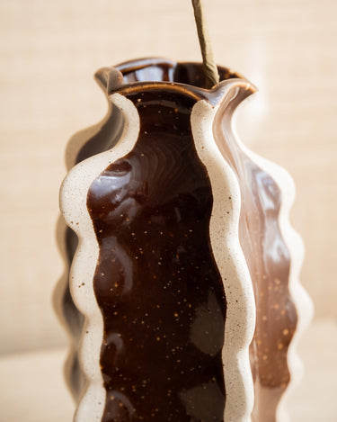 Deco Vase Wave Brown - Things I Like Things I Love