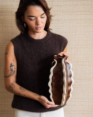 Deco Vase Wave Brown - Things I Like Things I Love